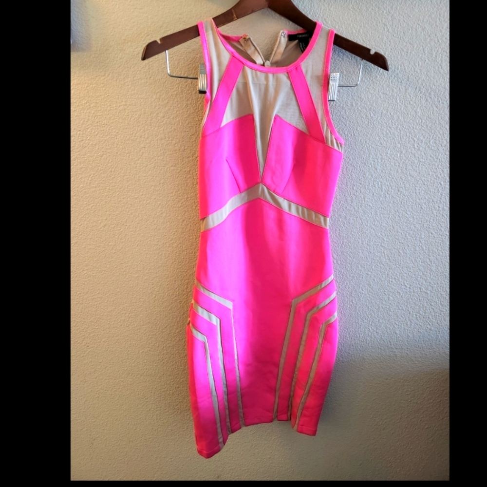 Forever 21 Pink/flesh Toned Bodycon Srxy dress Dress Sz Small zip back.